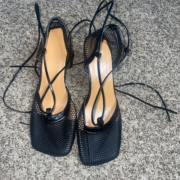 Black wrap up ankle heels - Picture 2 of 4